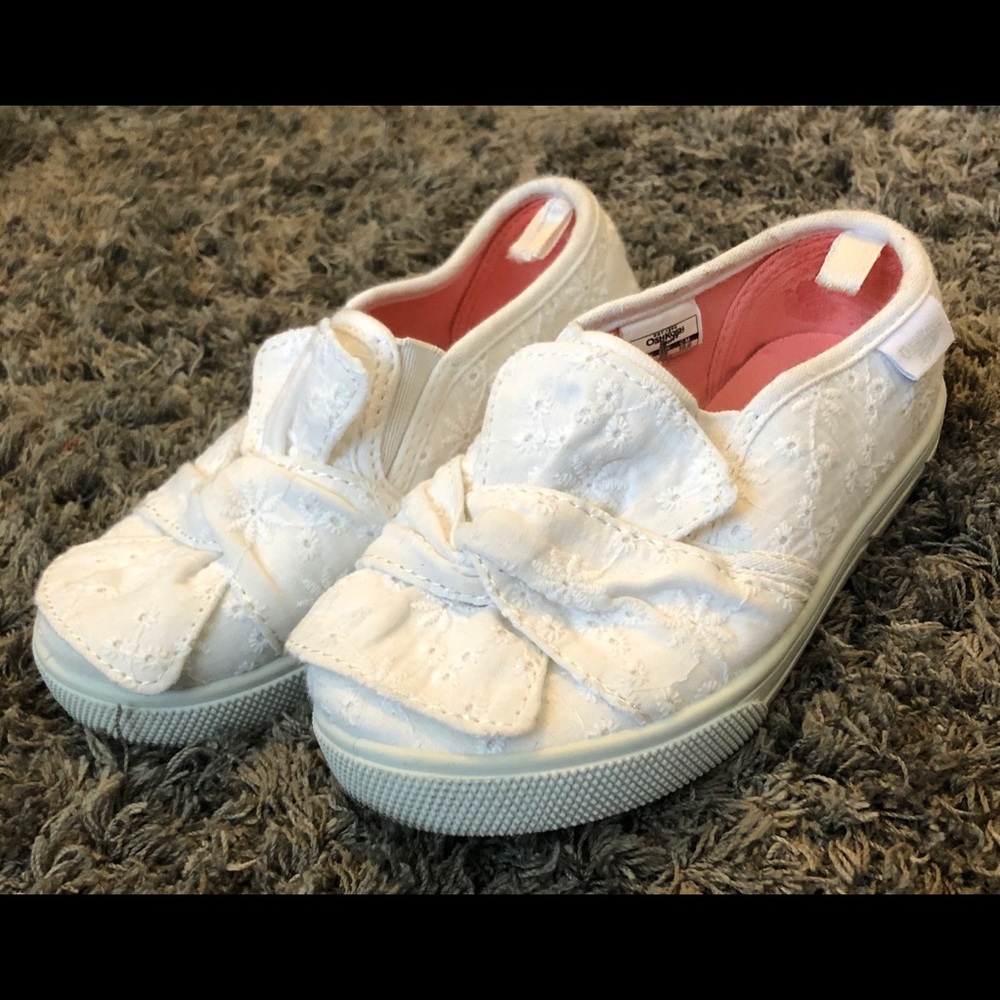 Oshkosh white lace shoes